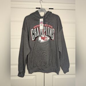 NWT NFL Team Apparel Gray Large Chiefs Super Bowl LVII Champions